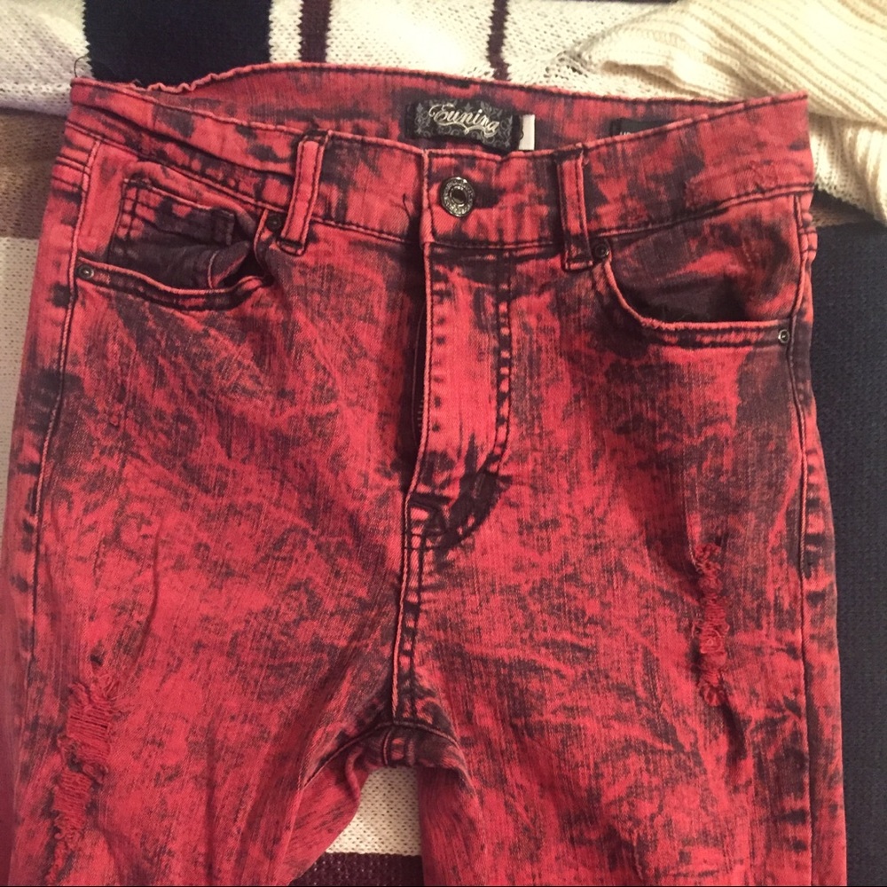 RED AND BLACK RIPPED JEAN - Picture 2 of 4